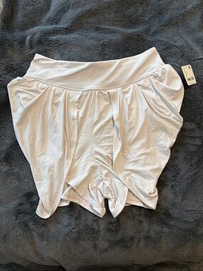 NWT FP Movement Find Your Flow Shorts Size M